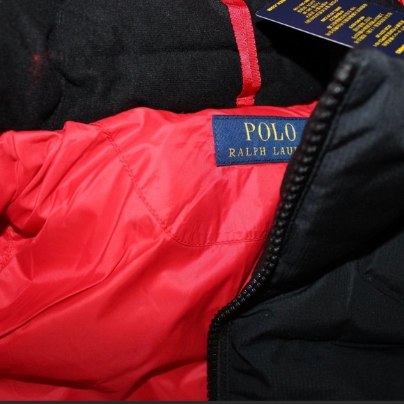 Xl T polo puffer jacket clean and never worn too big for me. - Picture 8 of 9